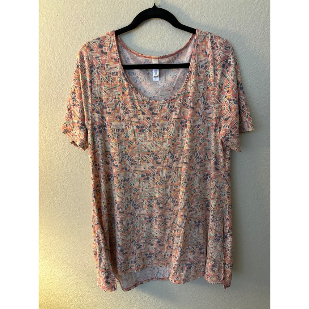 LuLaRoe Perfect  T XL Womens Pink Geometric Tribal Print Short Sleeve 
A1244